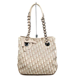 Material :PVC. (Shoulder) Rubs and scratches partially. #3 If the item has both a handle and a shoulder strap, the...