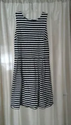 This dress is so cute & super classy! Excellent, gently worn condition! Very versatile in that it can be dressed up or...