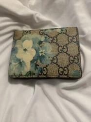 This elegant card case is a perfect addition to your collection. Sold as is and at a reduced price for quick sale or...