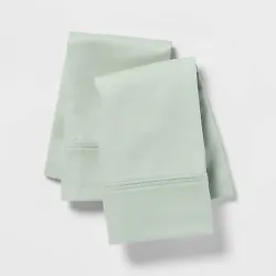 •Set includes 2 solid performance pillowcases •Made from 100% cotton with 400 thread count for softness and comfort...