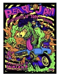 Official Pearl Jam authentic hologram on back. Nrmint with no noticeable flaws.