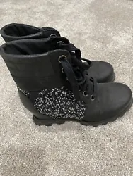 Womens sorel Wedge Boots Black Size 7.5. Condition is Pre-owned. Shipped with USPS Priority Mail.