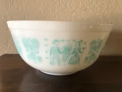 Vintage Pyrex Amish Butterprint Turquoise White 402 Mixing Nesting Bowl 1 1/2 QT. No chips or cracks but design is...