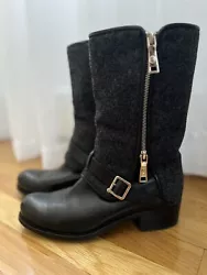 Authentic christian dior boots women. bought for myself. I have a very high instep and I cant fit these boots....