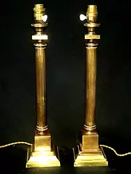 COLONNE CANNELÈE SUR SOCLE TYPIQUE EN BRONZE MASSIF. PIECES DEPOQUE MASSIVE 2,5 KG PIECE. A NOTER LE FILS COTON EST...