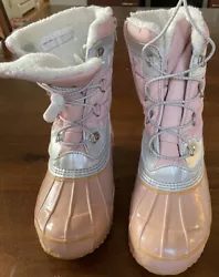 Gently used LANDS END duck boot in pinkSize 5 youth Why buy new when you can pay 1/3 the price for gently used?