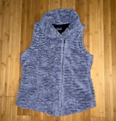 Patagonia Gray Pelage Faux Fur Asymmetrical Fleece Vest Jacket Womens Medium. See measurements for sizingThis vest is...