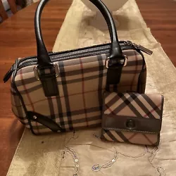 BURBERRY Boston Nova Check Canvas PVC / Black leather Hand Bag With Wallet. Bag shows wear on handles and piping....