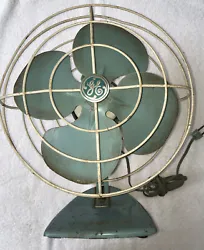 Vintage MCM All original GE Oscillating FAN. Cat No. F15S107, USA. I’m working order, very Good Condition.14” High...