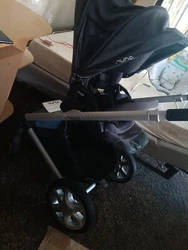 This Nuna Mixx 2 stroller is perfect for your little one! With adjustable handles, you can easily customize the height...