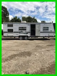 2004 Forest River Wildwood LE 28BH Destination Trailer 28 Slide Out Works Bunk Beds   Location: Clinton MA 01510 Small...