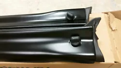 Dodge refers to this part to replace any soft top mounting arms from 1992-2002 Viper Gen1 and Gen2. (Set of 2 Arms Pass...