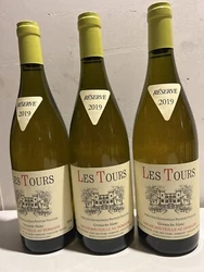 3 bouteilles de CHÂTEAU DES TOURS 2019 COTES DU RHÔNE 2019 BLANC. Bouteilles en parfait état conservées en cave...