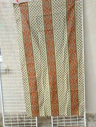 Anciennes paires de rideaux très bon état, 1,62 m x 0,80 m x 2 fois beau, tissu bonne qualité.