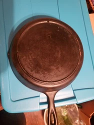 Very nice lodge late 1950s cast iron pan. Has number 8 and SK, and D on the bottom.See all photos. Ships USA ONLY. SEE...