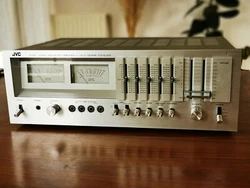 Amplificateur intégré JVC JA-S44 de 2 X 45 Watts RMS + Tuner Stéréo JVC JT-V22. Vendu avec Tuner JVC JT-V22. Type :...