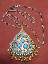 Bijoux kabyle ancien: pendentif broche argent et turquoises naturelles ,, 80X 70 m/m, poids 57,49 g, chaine argent 70...