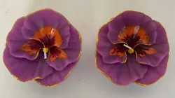 New! Point a Linge Paris Purple Pansy Floating Candles Made in France. 3.5” x 1.5”. Shipped USPS First Class Mail.