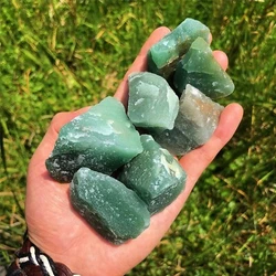 Stone Type: Aventurine. Rough Crystal Usage People only need to get close to it to get its benefits.
