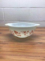 Pyrex Gooseberry 443 Cinderella Mixing Bowl 2 1/2 Qt Pink on White Vintage.. VERY GOOD USED CONDITION . Check photos...