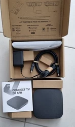 OS : Android TV 11. Assistant vocal : Hey Google. Bouton ON/OFF, HDMI, SP/DIF.