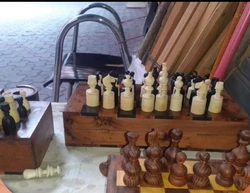 Jeux Déchecs En Bois Dolive Et Bois De Cèdre.