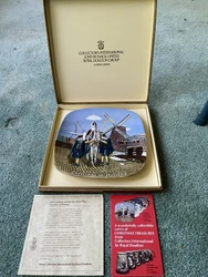 John Beswick Limited Edition The Royal Doulton Group 1976 plate. Christmas in holland from Christmas around the world...