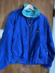 PLEASE SEE PICTURES Vintage patagonia jacket Women’s Size M Blue.