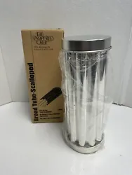 The Pampered Chef Scalloped Bread Tube - New in the Box #1565.