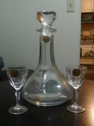 Vintage Fine Crystal France Liquor set include 1 Decanter and 2 glasses, excellent condition comes with original box I...