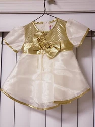 VINTAGE PINOCCHIO INFANT GIRLS FANCY DRESS SIZE Small 9-12 MONTHS ? USA.  Very nice dress. No stains. Smoke free home....