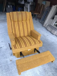 Rare Vintage La-Z-Boy Lazy Boy Recliner Chair. Circa1960’s all Original. Has overall age wear. Mainly back corner...