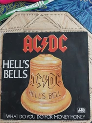 vinyle 45 tours ACDC 2 titres , hells bells , wat doyou do for money honey , enchère regroupé frais de port réduit 