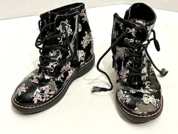 Size 13 girls combat boots with floral print. A lot of signs of wear on boots. Zipper is in perfect condition, works...