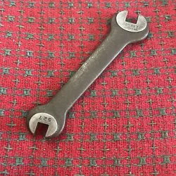 Great early wrench!Excellent condition Little to no use.Vintage Bonney Lathe Wrench Tool Post Square Nut Wrench...