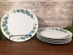 vintage Noritake cookin serve blue orchard 1965 dinner plates. Condition is 