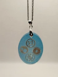(artisanal). ce bijoux est fragile donc il faut lenlever pour dormir ou ce laver. Collier avec inclusion de petits...