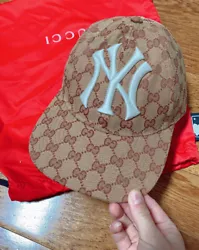 NWT Authentic GUCCI NY Yankees MLB GG Baseball Cap Hat in Brown Size 55-59 CM. NWT Authentic GUCCI NY Yankees MLB GG...