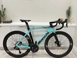 2020 Bianchi Oltre XR4 Shimano Ultegra R8170 Di2 disc 2x12Groupset is in like new condition.Fully integrated cablesSize...