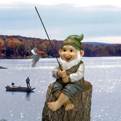 Cette statue naine de jardin a un chapeau pointu et une barbe naine costaud, ce qui est un excellent cadeau pour les...
