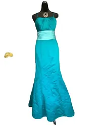 Elegant blue dress for prom or wedding. Bow at backNo stains or tearsize 2Davids Bridal