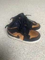 Nike Air Jordan 1 Mid SE TD Obsidian Voilet Ochre Gold BQ6933-401. Condition is Pre-owned. Shipped with USPS Priority...