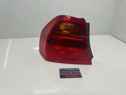 BM Motorsport 80 vous propose un feu arrière gauche de BMW e90 phase 1. Toutes pièces disponibles pour ce véhicule...