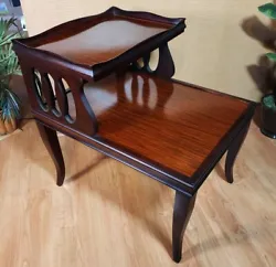BEAUTIFUL Mahogany End/Side Table. Mahogany Wood. 25