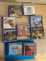 Lot De 8 Jeux Dreamcast.Chuchu rocket, dead or Alive 2 et jeux de sports. Les cd comportent des rayures, je ne les ai...