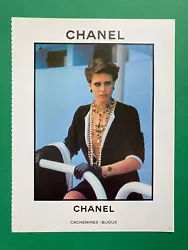 Publicité Chanel. Chanel advertising. fall winter 1981 - 1982. 31,5 x 24 cm. very good condition.
