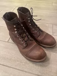 Hardly worn iconic 8111 iron rangers size 10D. Not factory seconds. Sit in my closet. You’re luck!