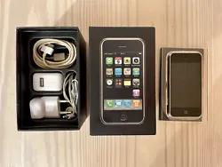 Apple iPhone (1ère génération) - 8 Go - Noir Smartphone collection : Apple iPhone 1ère Génération 8 Go. Boîte...