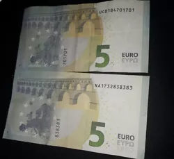 Billet 5 € Euro Rare Numéro De Série Identique Rare 2013.  Les deux billet sont en état correct  Peux intéressé...