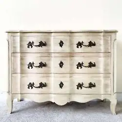 Features a light olive green painted finish. Anyone familiar with this furniture maker is aware of the exceptional...